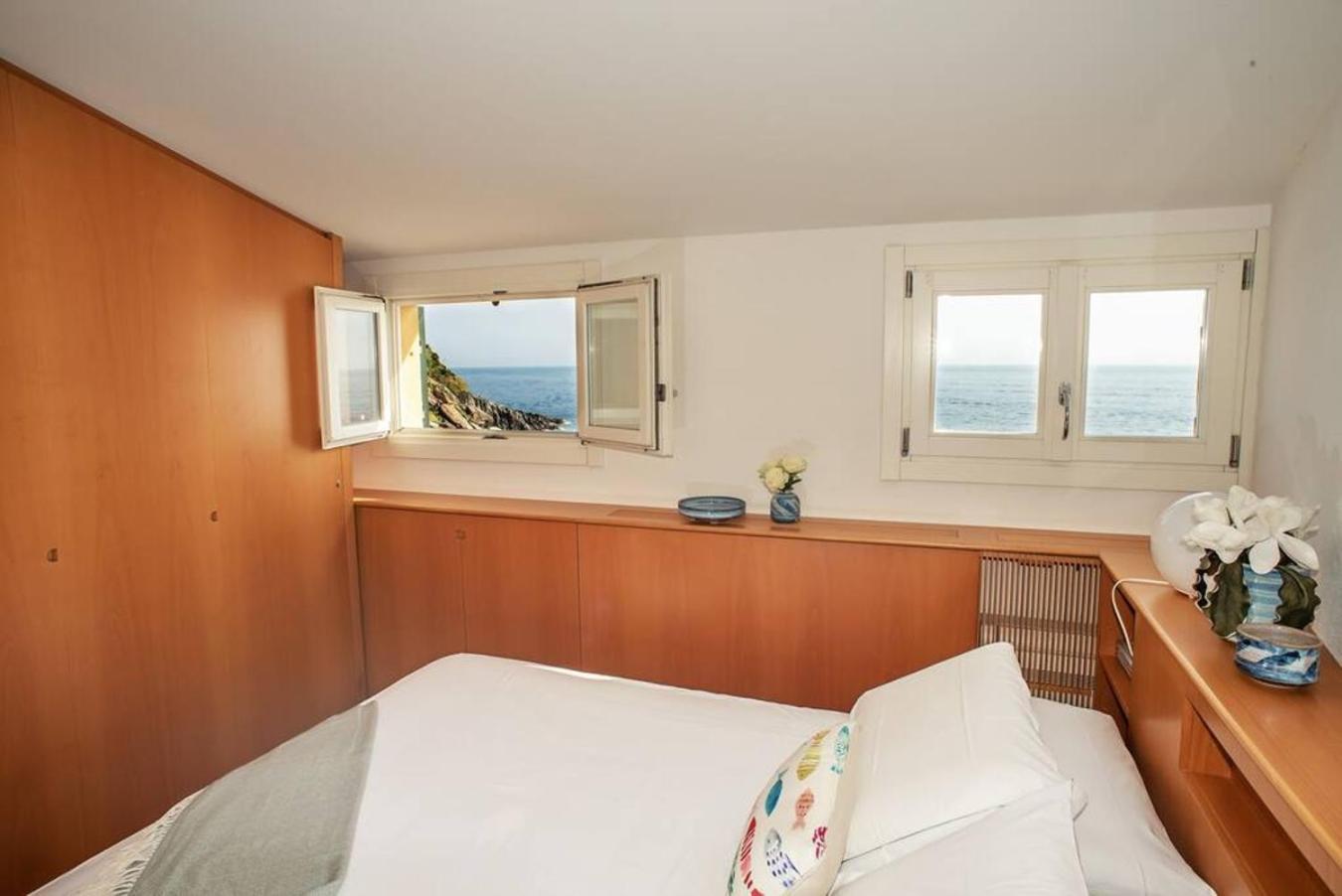 Il Ciasso Romantic Seafront Escape เวอนาซซา ภายนอก รูปภาพ