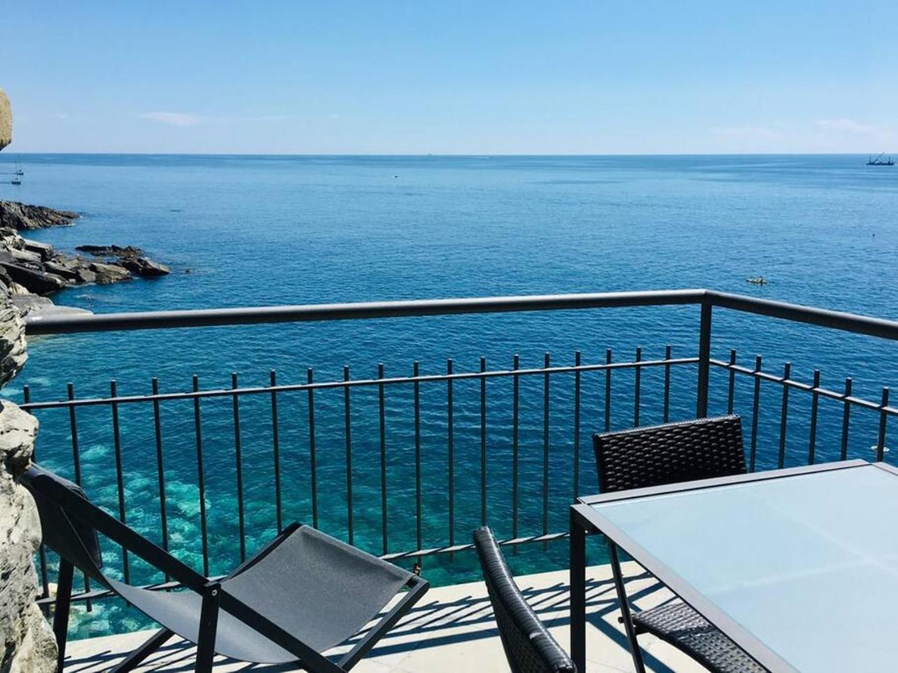 Il Ciasso Romantic Seafront Escape เวอนาซซา ภายนอก รูปภาพ